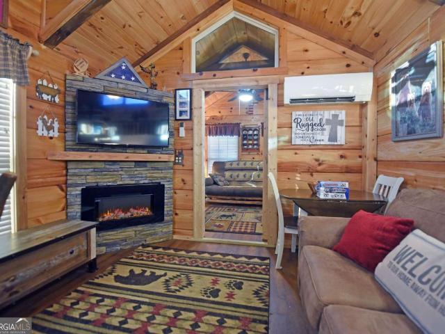 52 Foggy Mountain Road