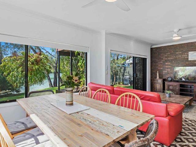 52 Guineas Creek Road, Currumbin Waters, QLD 4223