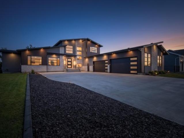 52 Harvest Crescent, Ardrossan, AB, T8E 0A3 Luxury House for sale | Listing ID E4504 | Royal LePage Carriage Trade Luxury Properties