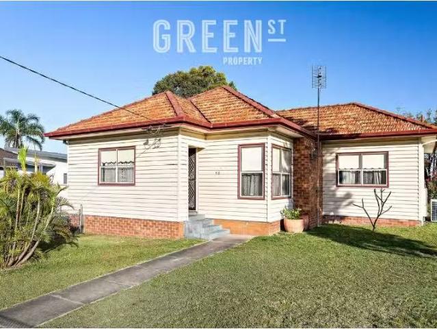 52 James Street, Windale House for rent Listed by Monique Wic.