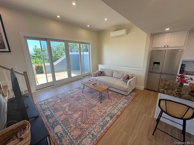 52 Lewis Walk