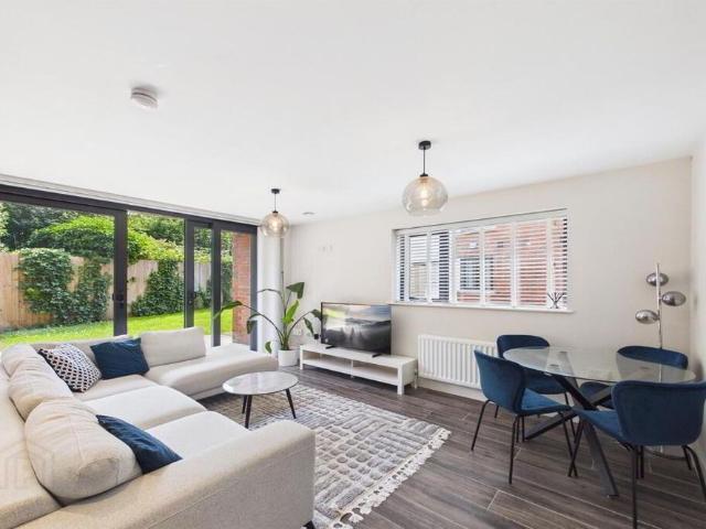 52 Loughshore Manor, Newtownabbey, BT37 9FD