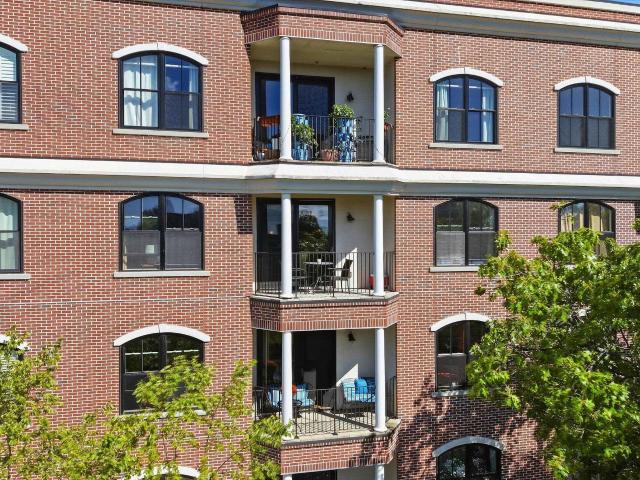 52 Main Street # 404