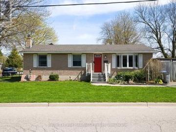 House for sale in Perth, Ontario - Garden