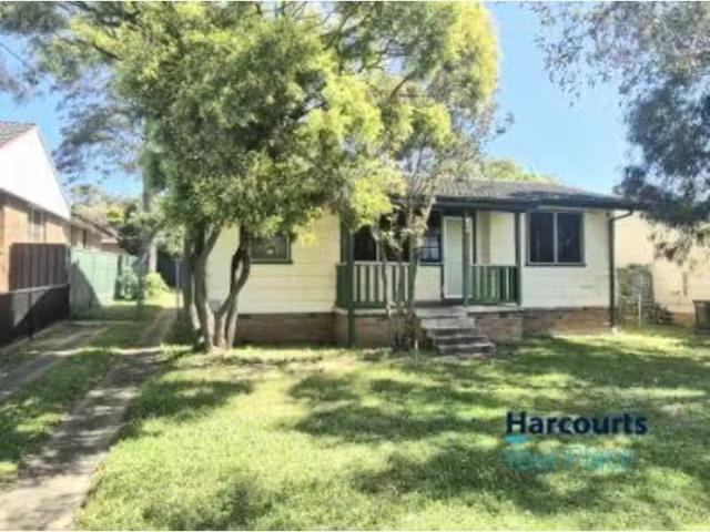 52 Marquesa Crescent, LETHBRIDGE PARK House for rent Listed b.