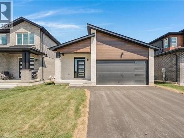 52 Moon Crescent, Cambridge, ON, N1S 5A7 house for sale | Listing ID 40868 | Royal LePage