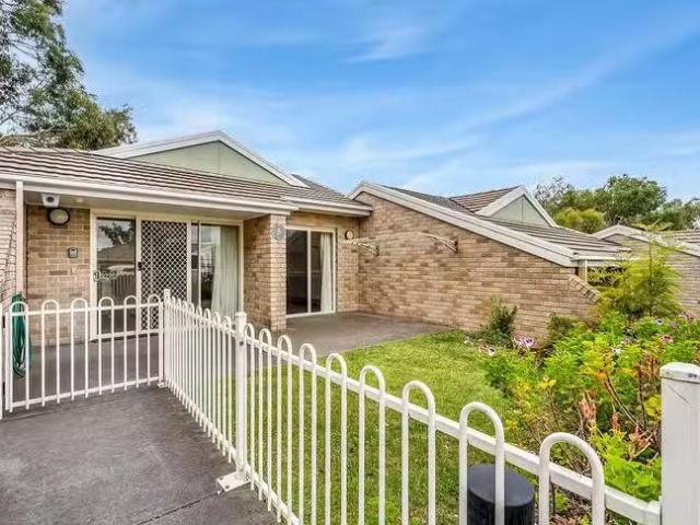 5/2 Moirunna Road, Lindisfarne, TAS 7015
