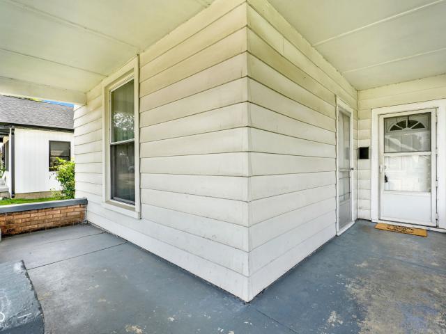 52 N Hinman Street