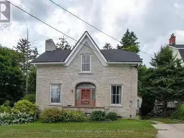 52 Ontario Street S, St. Marys, ON, N4X 1B4 house for sale.