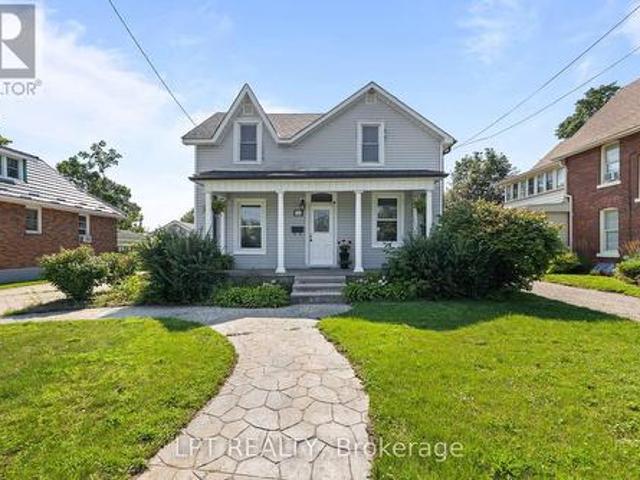 52 Parkside Drive E, Barrie, ON, L4N 1W9 house for sale | Listing ID S13660 | Royal LePage