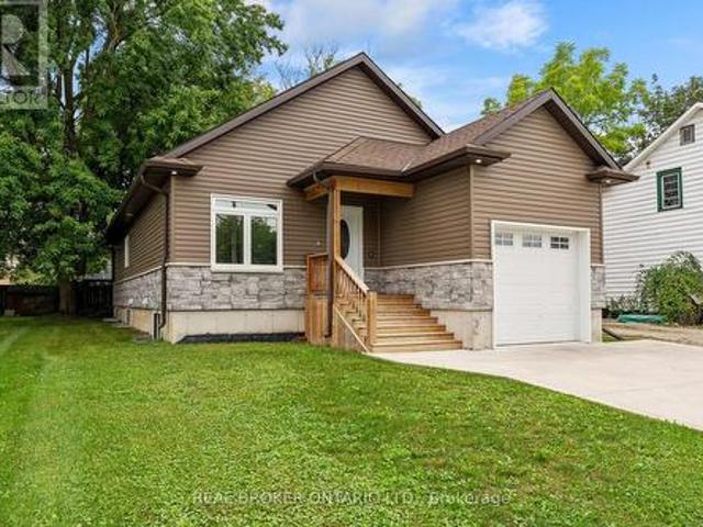 52 Queen Street, Huron East, ON, N0G 1H0 house for sale | Listing ID X13846 | Royal LePage