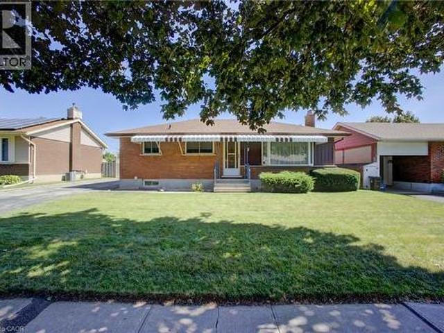 52 Queenston Crescent, Kitchener, ON, N2B 2V5 house for sale | Listing ID 40851 | Royal LePage