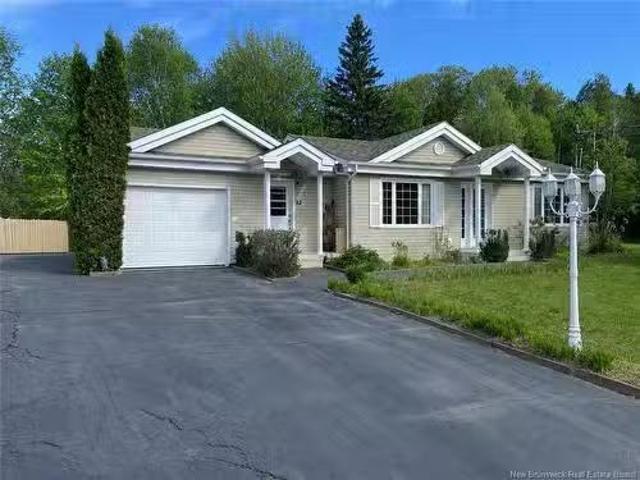 52 Raymond St, Edmundston, NB, E3V 4Z7 house for sale Listi.