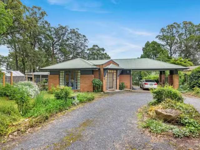 52 Ridge Rd, Mount Dandenong VIC 3767 House For Lease