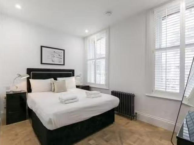 52 Shaftesbury Ave London W1D 6LP
