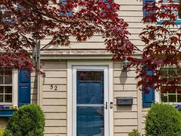 52 Sommer Avenue