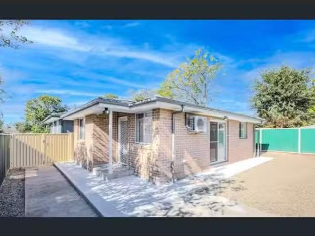 52A Mindanao Avenue, LETHBRIDGE PARK House for rent Listed by.