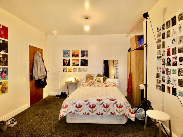 52b Cardigan Road, Headingley, Leeds LS6 6 bed flat to rent £2,990 pcm £690 pw