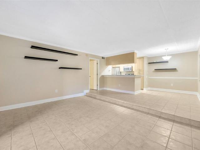 5305 San Sebastian Ct, Unit 127, Tampa, FL 33609 | MLS #TB8421