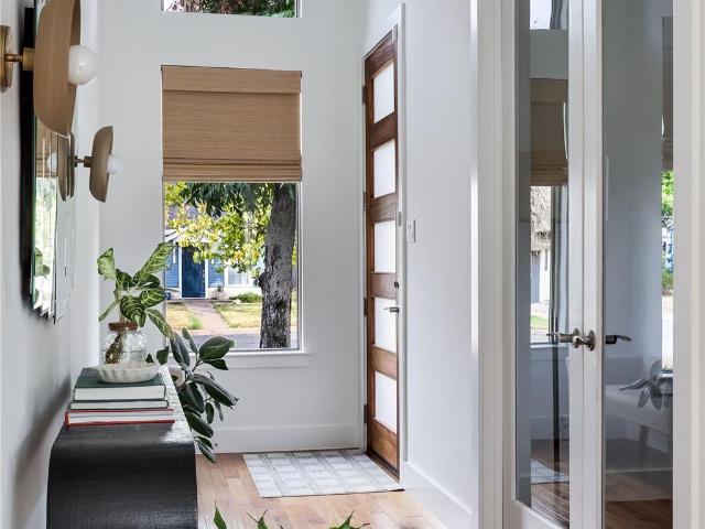 5307 Aurora Dr