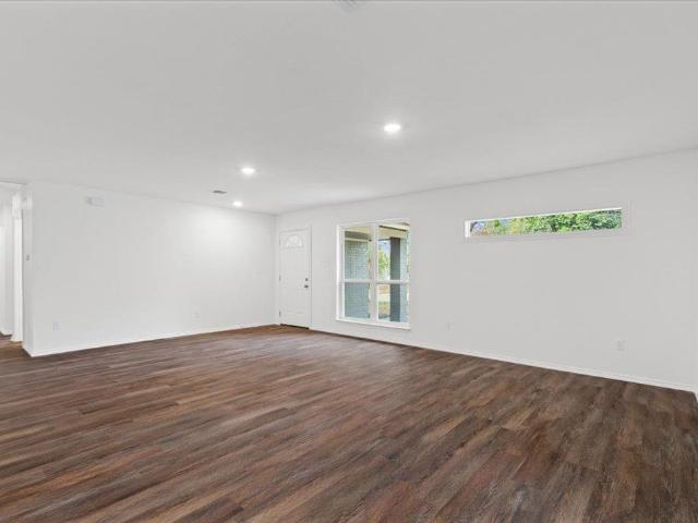 5307 Village Trl