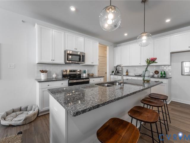 5309 Twisting Vine Lane 204