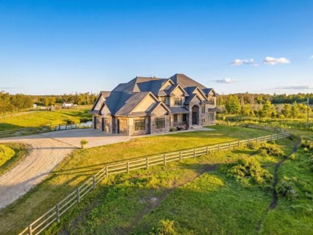 530010 Rr 195, Rural Lamont County, AB, T0B 4J0 Luxury House for sale | Listing ID E4510 | Royal LePage Carriage Trade Luxury Properties