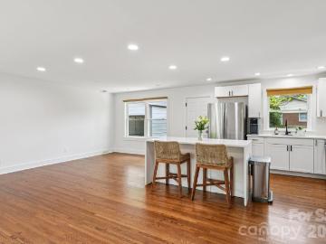 5300 Cheval Pl, Charlotte, NC 28205 | MLS #4369