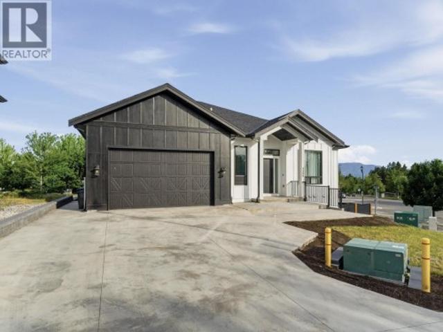 5300 Hedeman Court, Kelowna, BC, V1W 5A3 house for sale | Listing ID 10399 | Royal LePage