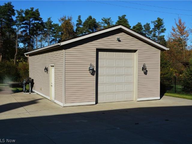 5301 Markwood Ct, Valley City, OH