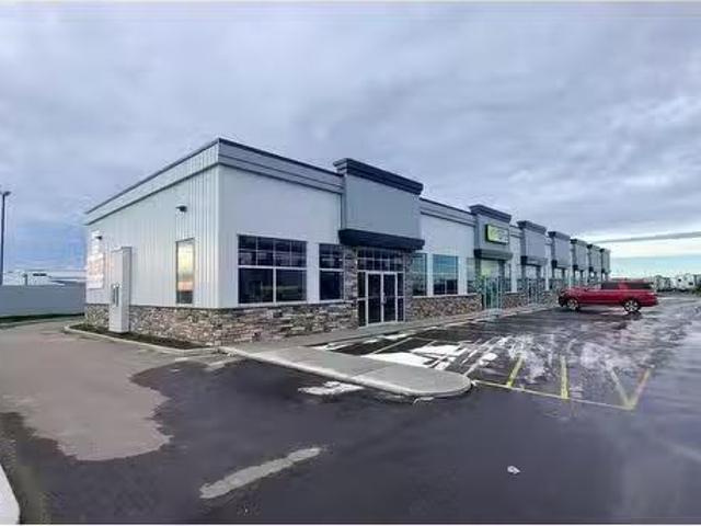5302 Vista Trail, Blackfalds, AB, T0M 0J0 commercial for lea.