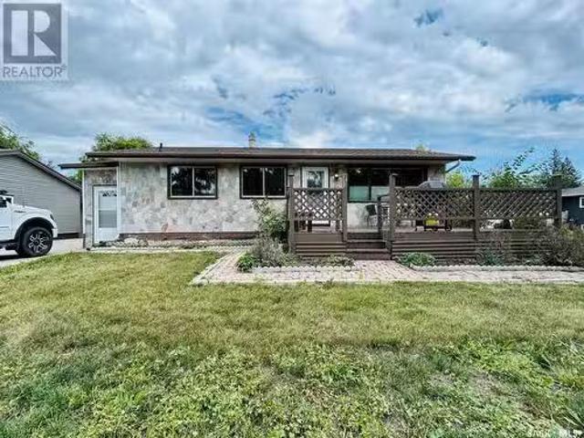 530 3Rd Avenue, Esterhazy, SK, S0A 0X0 house for sale Listi.