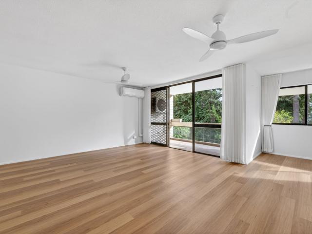 5/30 Holland Court, BROADBEACH WATERS, QLD 4218
