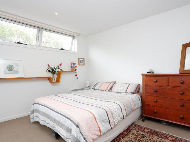 5/30 Pin Oak Crescent, Flemington VIC 3031