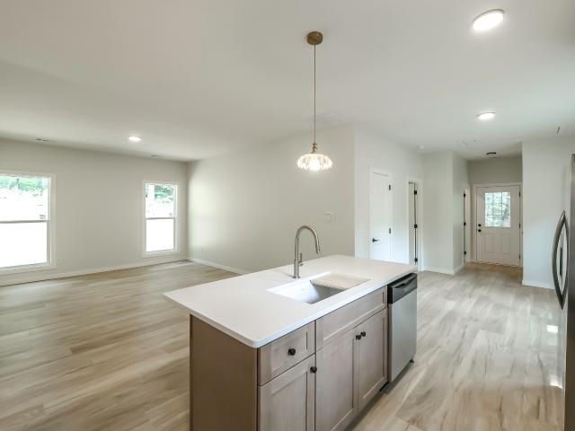530 Tree Ridge