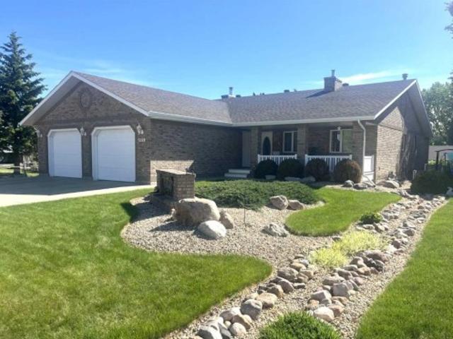5319 60 Street, Camrose, AB, T4V 4L2 house for sale | Listing ID A2289 | Royal LePage