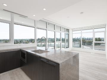 Greater Vancouver - Balcony, Sauna, Swimming pool