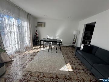 531 Day Avenue 1, Ridgefield, US, NJ