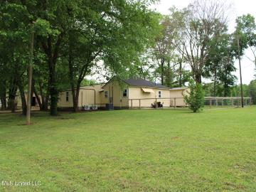 531 Pepper Tree Lane