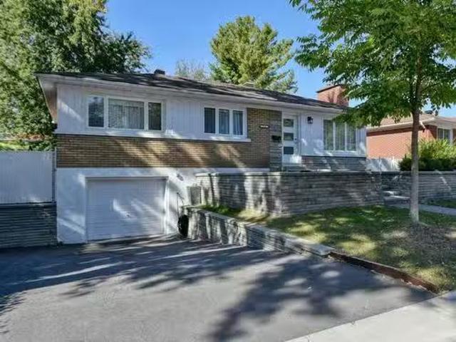 531 Place Georges, Laval Sainte Dorothée, QC, H7X 1N9 hous.