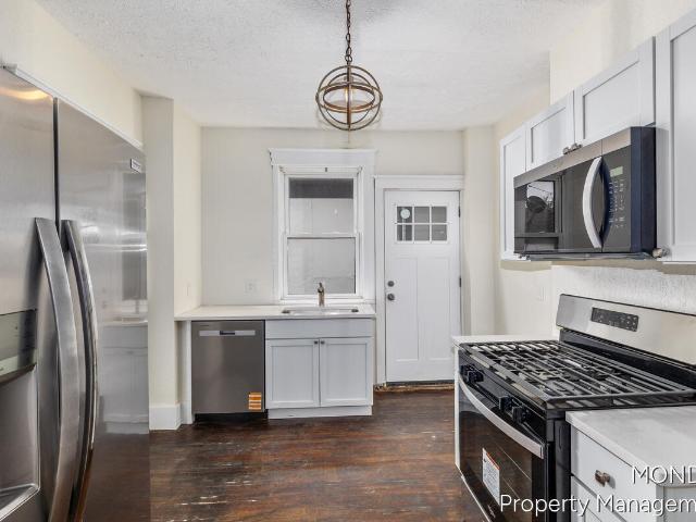 531 W Webster Avenue
