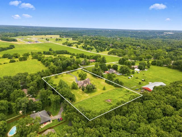 5325 E Farm Rd 142