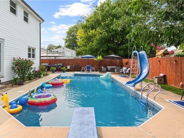 5328 Sir Barton DR