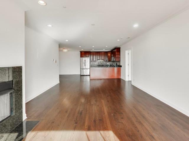 5321 N Lincoln Avenue # 3E