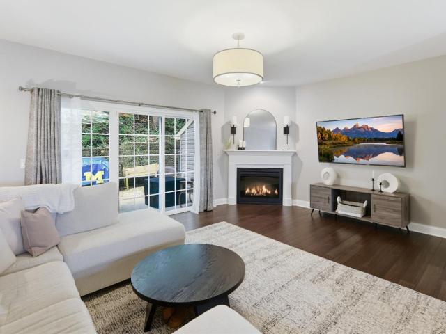 5322 Reserve Circle