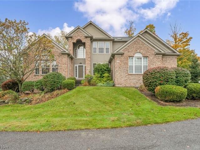 532 Covington Ln, Chagrin Falls, OH 44023