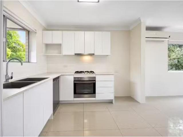 5/32 Birdwood St, COORPAROO Apartment for rent Listed by Rent.