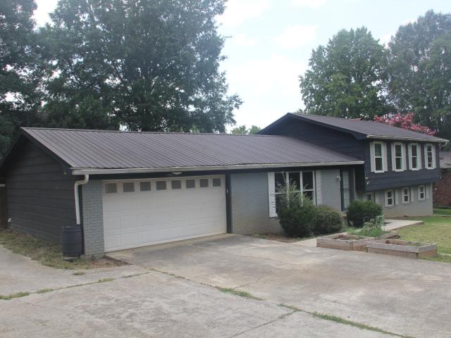 532 Hunter Trail NE