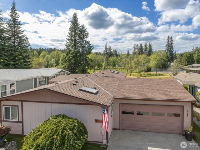 532 NW Silver Glen Lane
