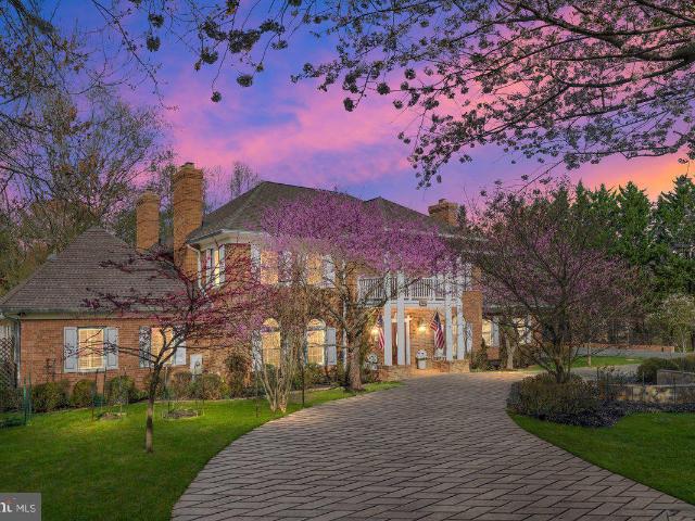 532 Walker Rd, Great Falls, VA 22066 | MLS #VAFX2297
